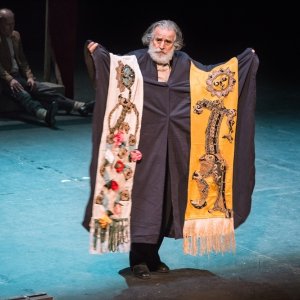 Gli uomini di questa città io non li conosco: Franco Scaldati in scena in un'immagine tratta dal documentario