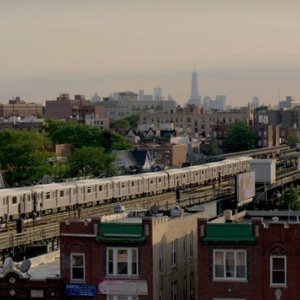 In Jackson Heights: un fotogramma del documentario statunitense