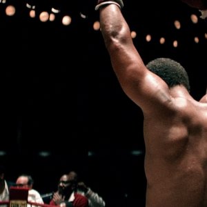 Alì: Will Smith alza le braccia al cielo