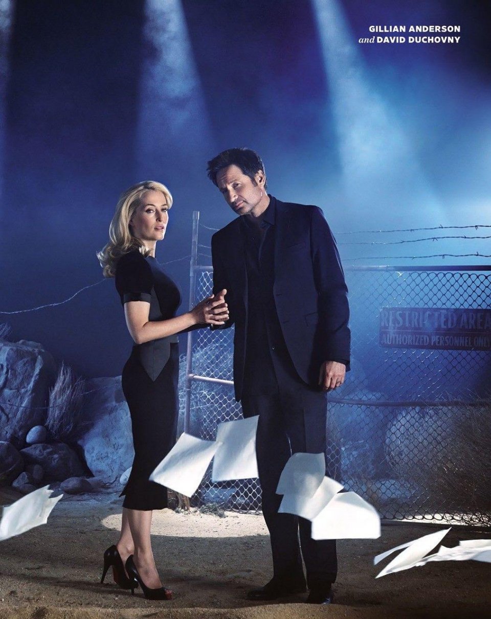 X-Files: Gillian Anderson e David Duchovny in un'immagine promozionale della nuova stagione