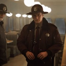 Fargo: Patrick Wilson e Ted Danson in una foto della stagione 2