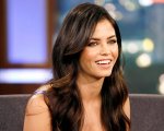 Supergirl: la prima foto di Jenna Dewan-Tatum nel ruolo di Lucy