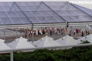 Venezia 2015: il photocall della madrina Elisa Sednaoui