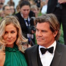 Everest: Josh Brolin sul tappeto rosso di Venezia 2015