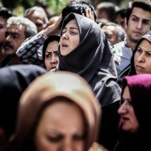 Wednesday, May 9: un'immagine di folla tratta dal film