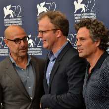 Spotlight: Mark Ruffalo, Stanley Tucci posano con il regista Thomas McCarthy al photocall di Venezia 2015