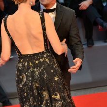 Venezia 2015: Mark Ruffalo scherza con sua moglie sul red carpet