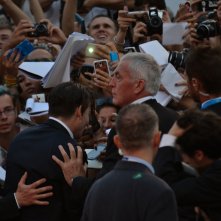 Venezia 2015: Johnny Depp firma autografi