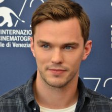 Venezia 2015: un primo piano di Nicholas Hoult al photocall di equals