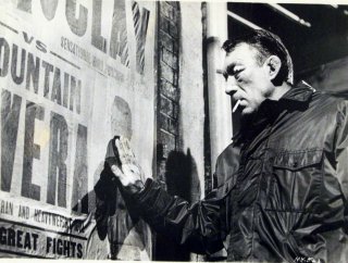 Anthony Quinn in una faccia piena di pugni