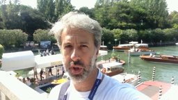 Equals - Recensione Selfie