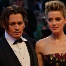 Venezia 2015: Amber Heard e Johnny Depp sul red carpet di The Danish Girl