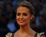 Alicia Vikander protagonista di Submergence, diretto da Wim Wenders