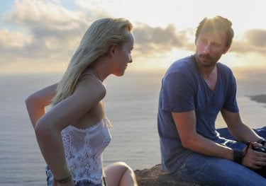 A Bigger Splash: Dakota Johnson e Ralph Fiennes in un momento del film