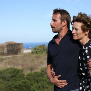 A Bigger Splash: Tilda Swinton e Matthias Schoenaerts in un'immagine del film diretto da Luca Guadagnino