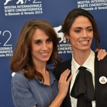 Venezia 2015: Silvia D'amico e Roberta Mattei al photocall di Non essere cattivo