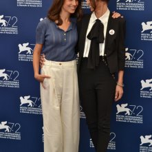 Venezia 2015: Silvia D'Amico e Roberta Mattei posano al photocall di Non essere cattivo