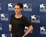 Kristen Stewart a Venezia tra sorrisi e 'gelo': ecco foto e video