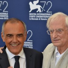 Venezia 2015: Bertrand Tavernier vincitore del Leone d'oro alla carriera con Alberto Barbera al photocall