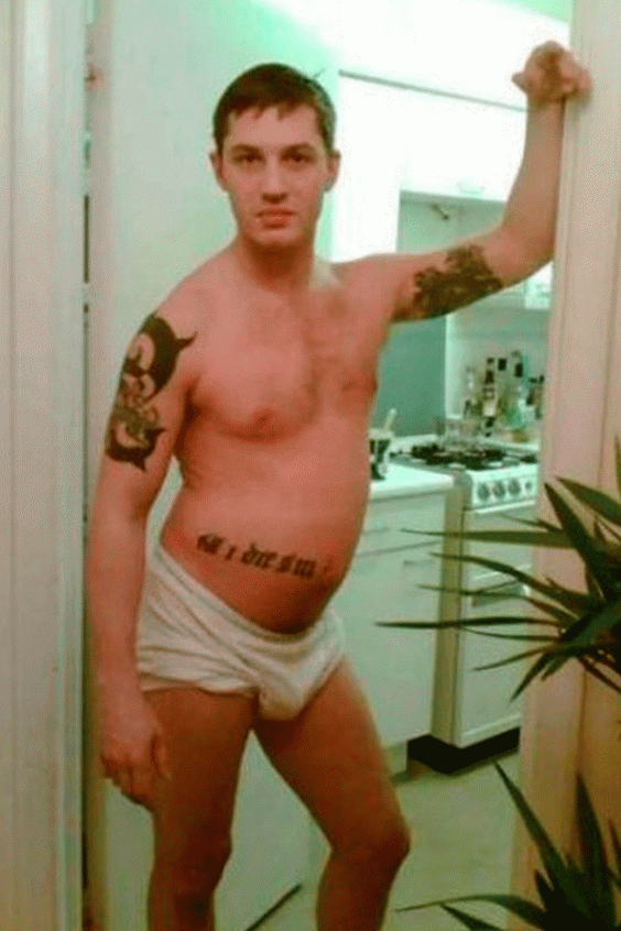 Tom Hardy in una delle foto pubblicate su MySpace