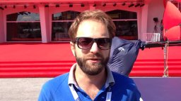 Human - Recensione Selfie