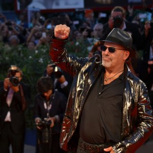 Venezia 2015: Vasco rossi sul red carpet per presentare Il decalogo di Vasco