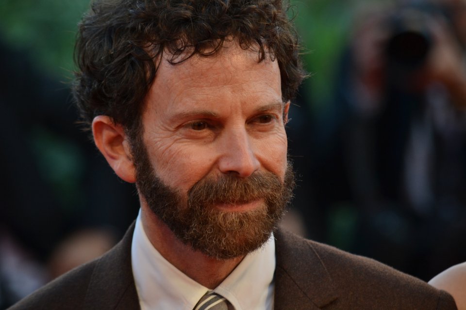 Venezia 2015: Charlie Kaufman, autore di Anomalisa, sul tappeto rosso della cerimonia di premiazione