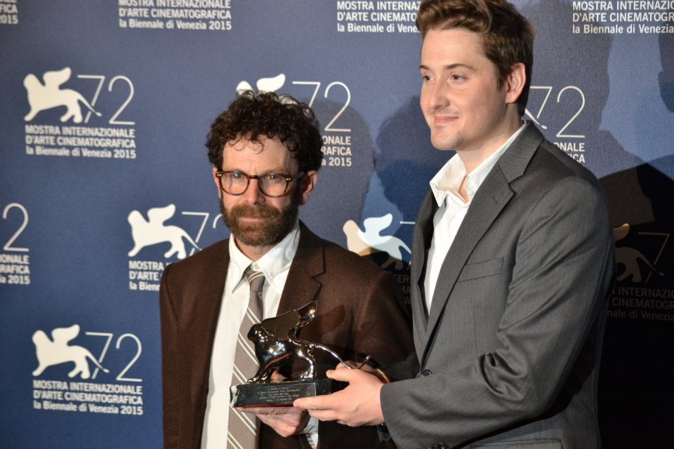 Venezia 2015: Charlie Kaufman e Duke Johnson, registi di Anomalisa al photocall dei premiati