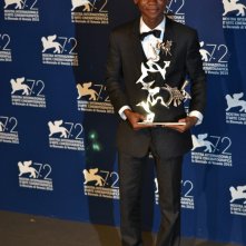 Venezia 2015: Abraham Attah in uno scatto al photocall dei premiati