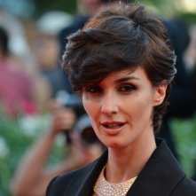 Venezia 2015: Paz Vega, membro della giuria Orizzonti, sul red carpet della cerimonia di premiazione