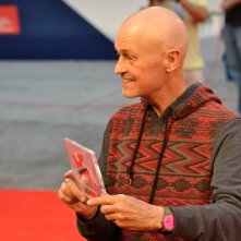 Venezia 2015: Jonathan Demme mostra il Persol Tribute to Visionary Talent Award 2015 sul red carpet