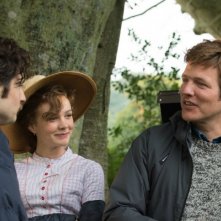 Via dalla pazza folla: un'immagine dal set con il regista Thomas Vinterberg e la protagonista Carey Mulligan