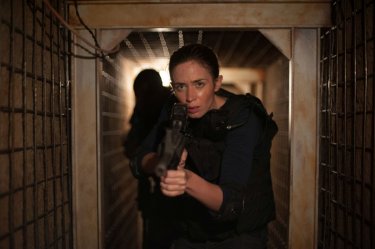 Sicario: Emily Blunt in azione in un momento teso del film