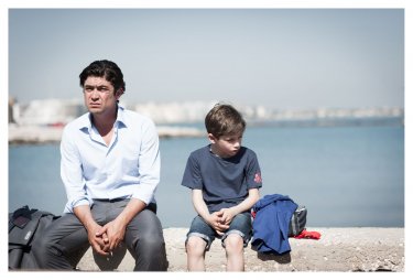 La prima luce: Gianni Pezzolla e Riccardo Scamarcio in un momento del film