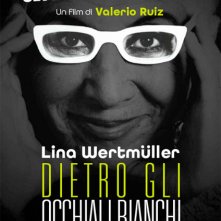 Locandina di Dietro gli occhiali bianchi