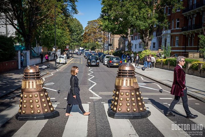 Doctor Who: Peter Capaldi e Jenna Coleman in una foto promo per la stagione 9