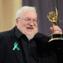 Emmy 2015: Geroge R. R. Martin stringe finalemnte l'Emmy per la migliore serie drammatica