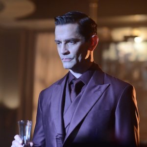 Gotham: James Frain in una foto della première intitolata Damned If You Do