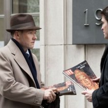 Life: Joel Edgerton e Robert Pattinson in una scena del film