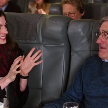 Lo stagista inaspettato: Robert De Niro e Anne Hathaway in un'immagine tratta dal film