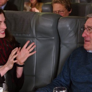 Lo stagista inaspettato: Robert De Niro e Anne Hathaway in un'immagine tratta dal film