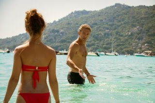 Un momento di follia: Vincent Cassel e Lola Le Lann in una scena del film
