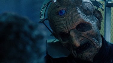 Doctor Who: Davros in un'immagine dell'episodio The Witch's Familiar