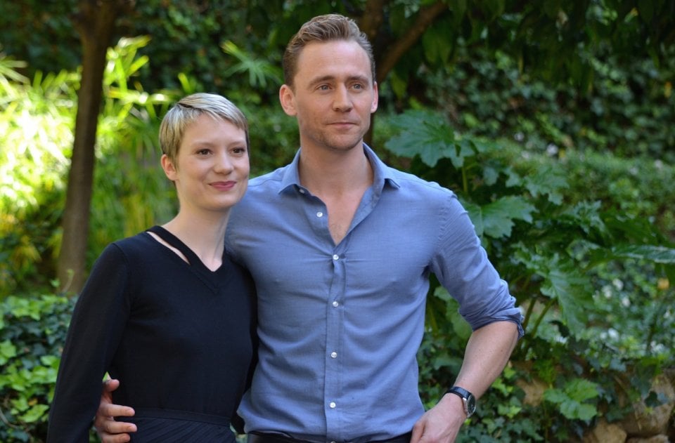 Mia Wasikowska e Tom Hiddleston al photocall di Crimson Peak