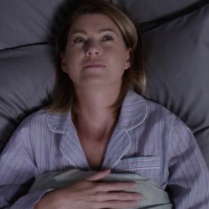 Grey's Anatomy: l'attrice Ellen Pompeo in un'immagine tratta dall'episodio Sledgehammer