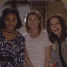Grey's Anatomy: le attrici Kelly McCreary, Ellen Pompeo e Caterina Scorsone in Sledgehammer