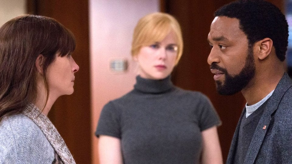 Secret in Their Eyes: Julia Roberts, Nicole Kidman e Chiwetel Ejiofor in una scena del film