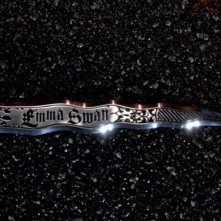 C'era una volta: il pugnale mostrato nell'episodio The Dark Swan