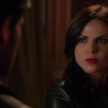 C'era una volta: l'attrice Lana Parrilla è Regina in The Dark Swan