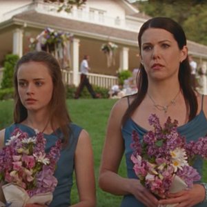 Una mamma per amica: le attrici Alexis Bledel e Lauren Graham nella puntata Ritorno di fiamma